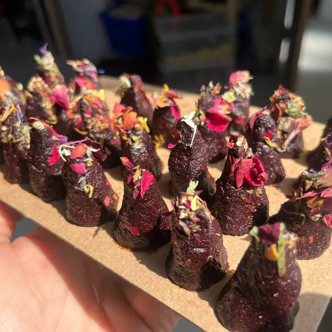 incense cones {sandalwood, myrrh, cinnamon}